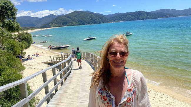 Awaroa Cafe / pizza Open Times