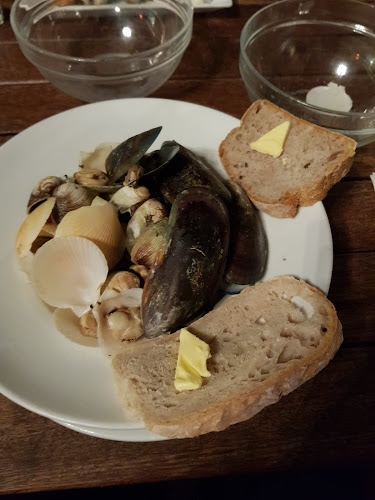 Opinii despre Careys Bay Historic Hotel în Dunedin - Hospitality and gastronomy