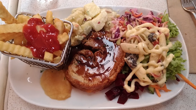 Levin Cosmopolitan Club - Levin