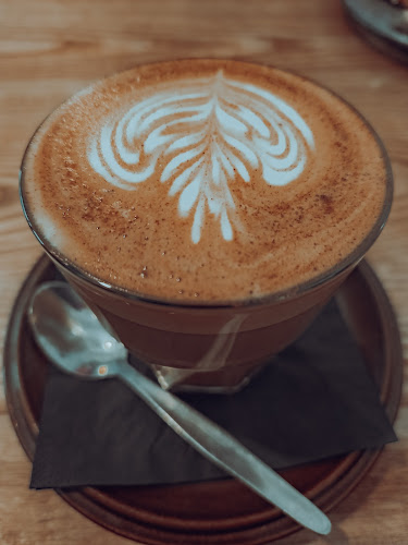 Sixes And Sevens - Wellington