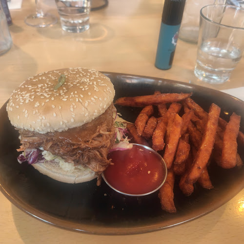 Reviews of Greytown Hotel - The Top Pub in Greytown - Hospitality and gastronomy