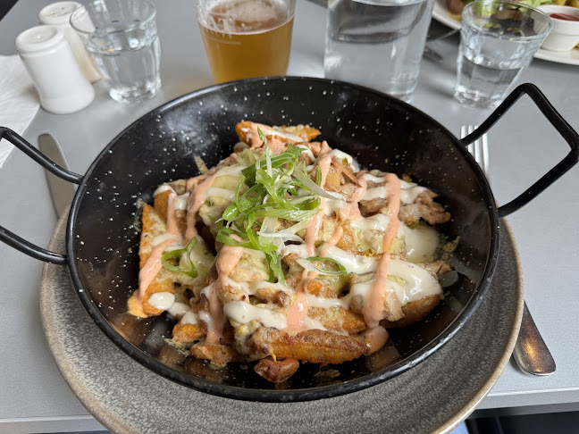 Fat Sally's Pub and Restaurant - Hospitality and gastronomy