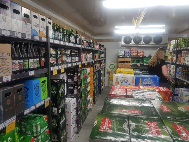 Reviews of Super Liquor Target Road in Auckland - Hospitality and gastronomy