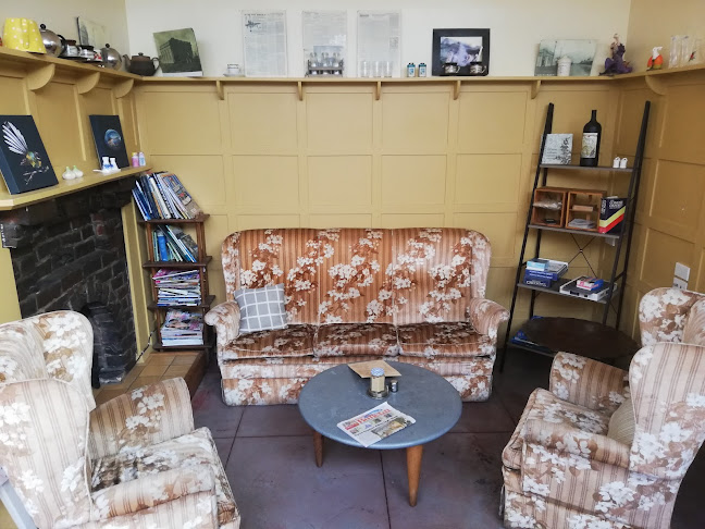 Angel Louise Cafe Phone number