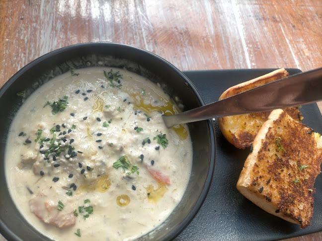 Opinii despre The Wharf Kitchen and Bar în Raglan - Hospitality and gastronomy