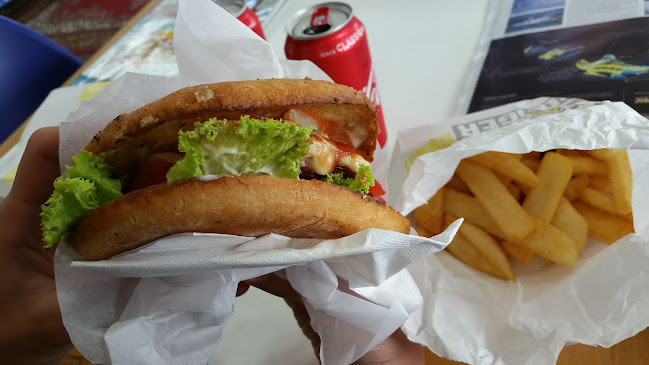 Blue Moon Takeaways Awanui - Hospitality and gastronomy