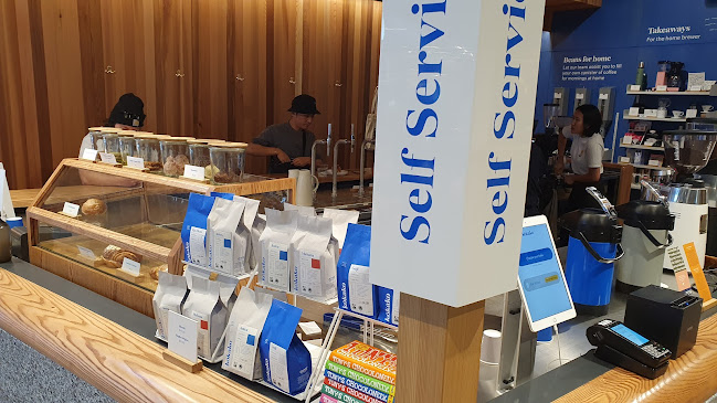 Comentarii opinii despre Kōkako Commercial Bay