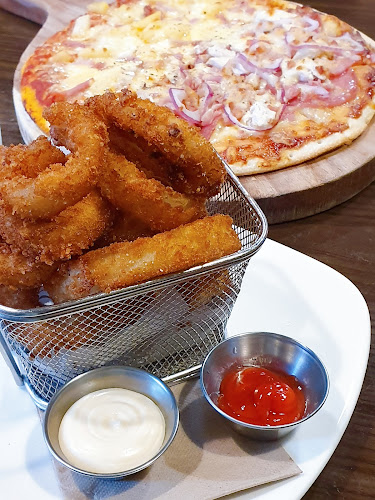Opinii despre Stacks, Pizza & Burger Bar în Queenstown - Hospitality and gastronomy