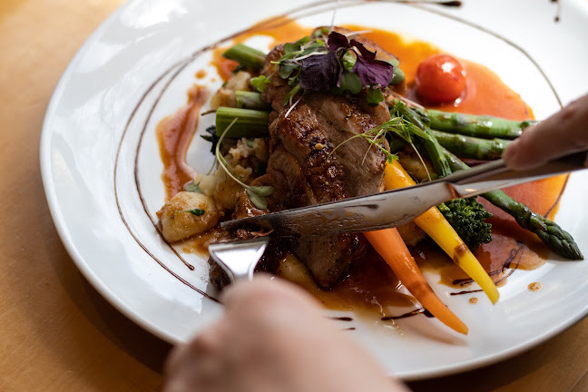 Garden Court Brasserie - Hospitality and gastronomy