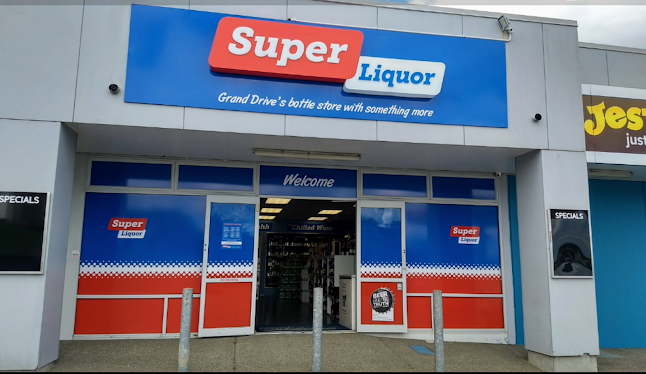 Super Liquor Grand Drive, Orewa - Hospitality and gastronomy