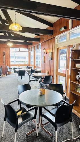 Hunters Cafe & Motel Phone number