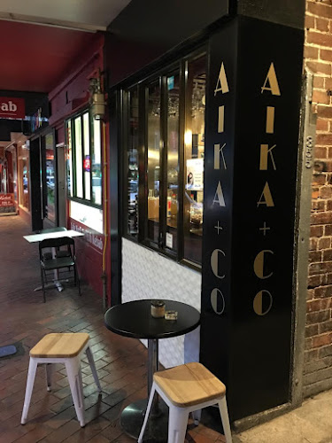 Comments and reviews of Indigo Room