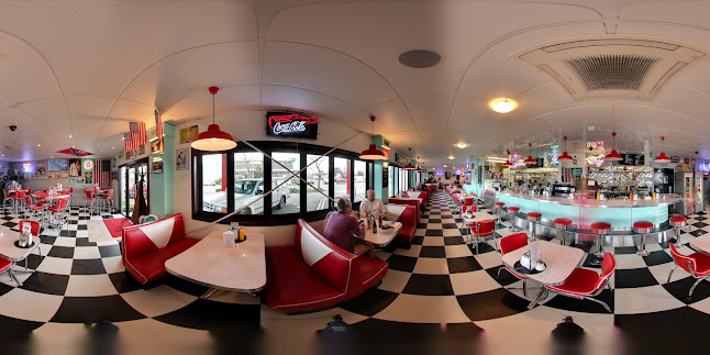 Deluxe Diner - New Plymouth