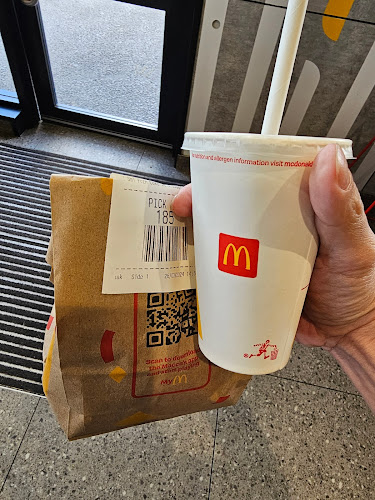 Comentarii opinii despre McDonald's Taupiri