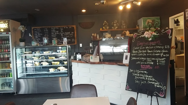 Lola Breakfast Bar And Cafe - Hospitality and gastronomy