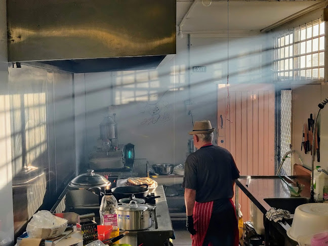 16 Raines Avenue, Forrest Hill, Auckland 0620, New Zealand