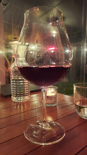 Comentarii opinii despre Aperitif Wine Bar & Eatery