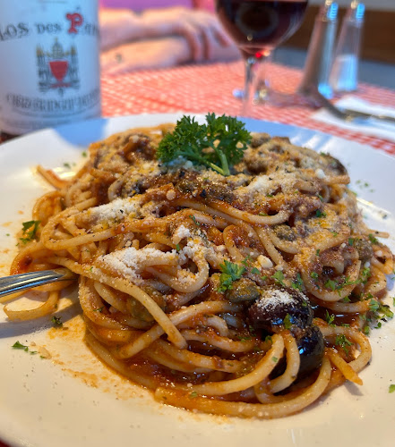 Tonnino Pizzeria - Hospitality and gastronomy