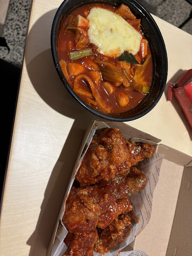 Mum's Chicken - Hospitality and gastronomy