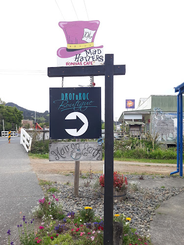 Madhatters cafe - Hospitality and gastronomy