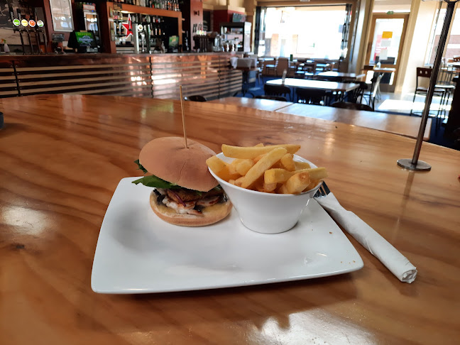 Opinii despre Drover's Bar and Kitchen în Feilding - Hospitality and gastronomy