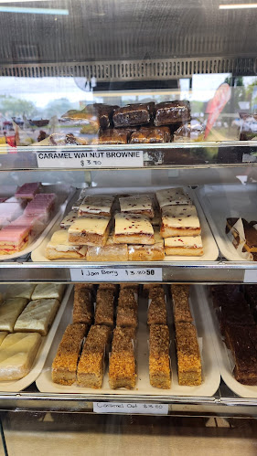 KK BAKERY & CAFE Open Times