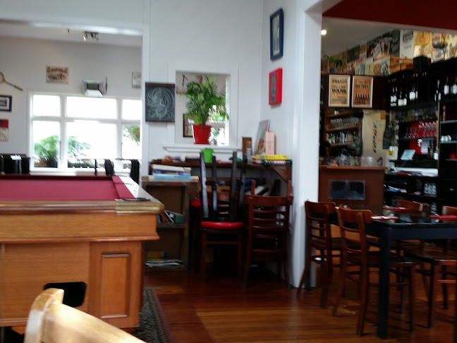 Kelburn Village Pub - Hospitality and gastronomy