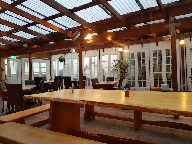 Denniston Dog Restaurant & Bar - Westport