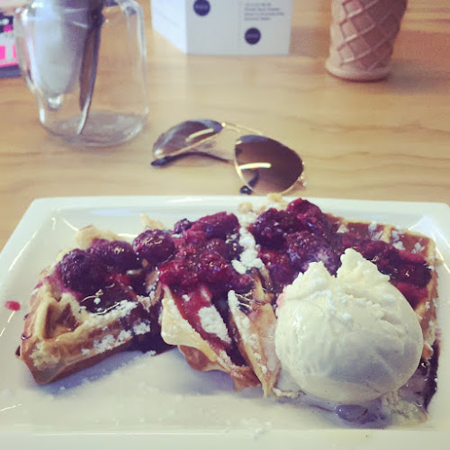 Comentarii opinii despre Yo and Co.