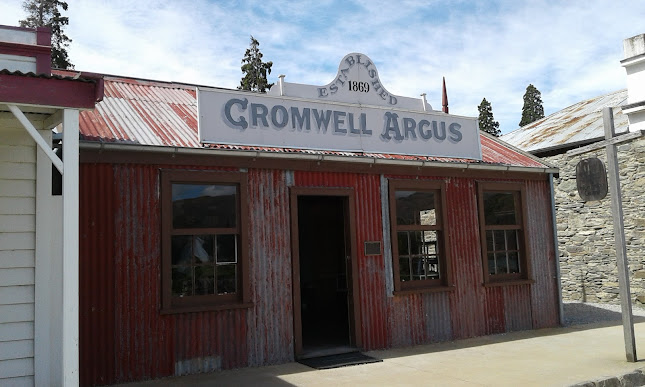 Pinot Junction -Lakeside Cafe