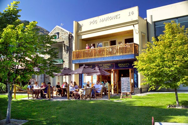 Pog Mahones Irish Pub & Restaurant - Hospitality and gastronomy