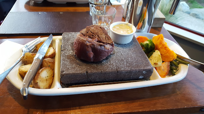 Mackenzies Cafe Bar & Grill