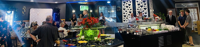 Oaktree Restaurant Open Times