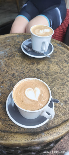 Comentarii opinii despre Rosie Parnell