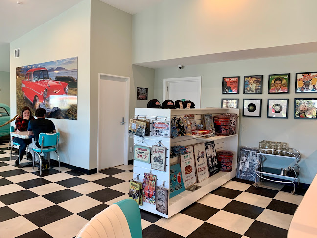 Comentarii opinii despre VEight Cafe, Restaurant & Bar