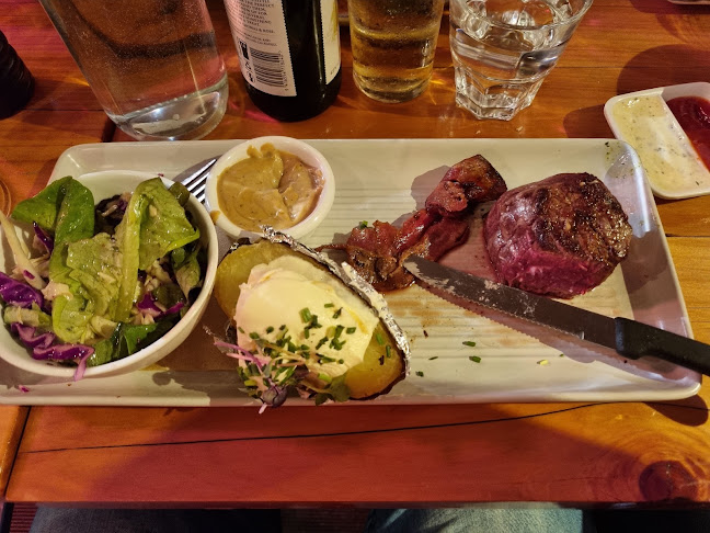 Mac's Steak House - Hospitality and gastronomy