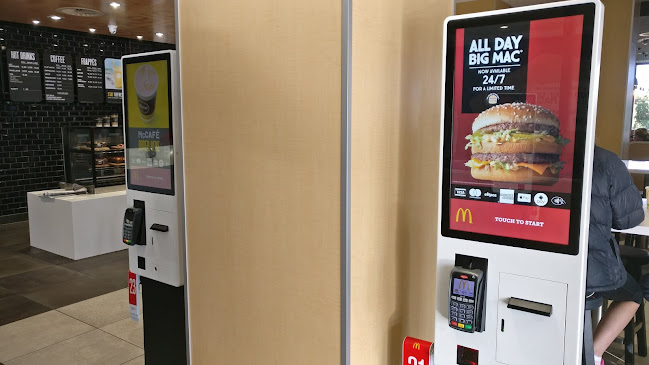 Opinii despre McDonald's Lincoln Road în Auckland - Hospitality and gastronomy