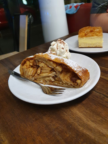 Comentarii opinii despre Mitten Drin