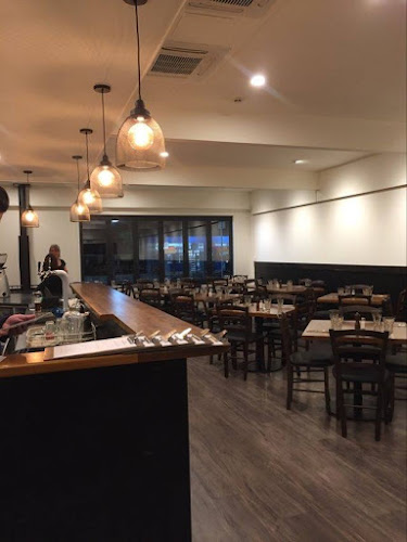 DOCKS Bar & Seafood Grill