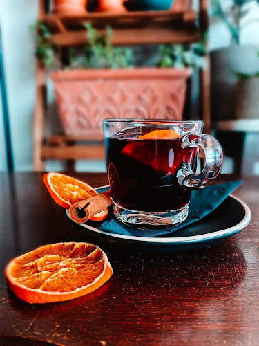 six ounces - Hospitality and gastronomy