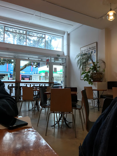 Petit Paris Phone number