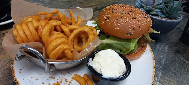 Cafe on London - Hamilton