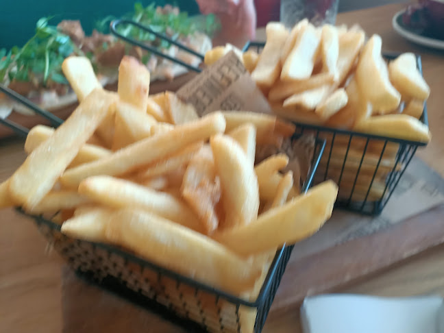 Refinery Bar & Eatery Kapiti - Hospitality and gastronomy