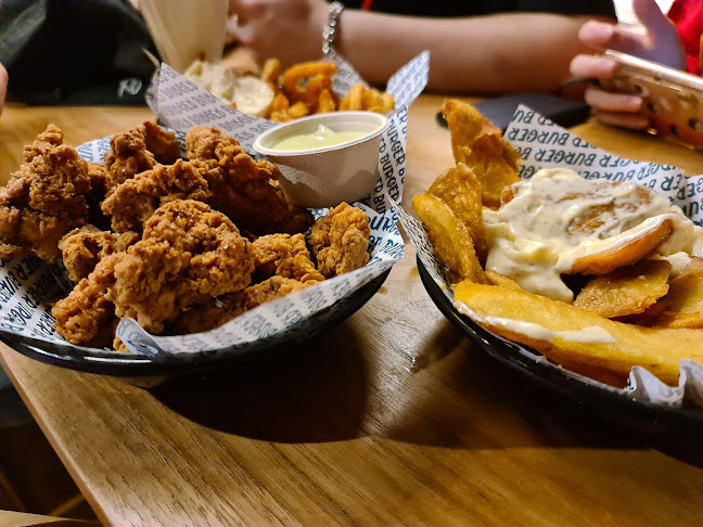 Comentarii opinii despre Burger Burger Commercial Bay