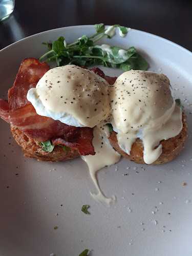 The Cleghorn Bistro & Bar - Hospitality and gastronomy