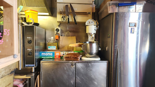 Deluxe Cafe Phone number