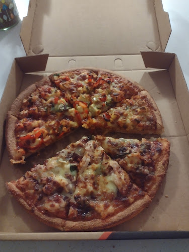 Pizza Club Max Glen Eden Phone number