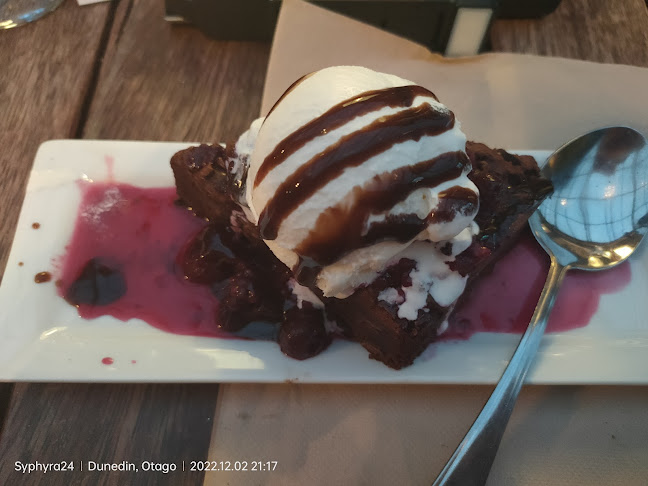 Careys Bay Historic Hotel - Dunedin