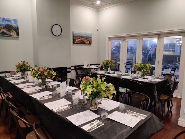 Devine Cafe and Restaurant