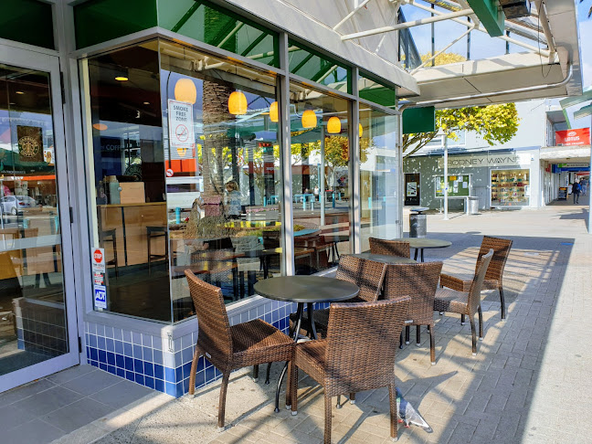 Opinii despre Starbucks Browns Bay în Auckland - Hospitality and gastronomy